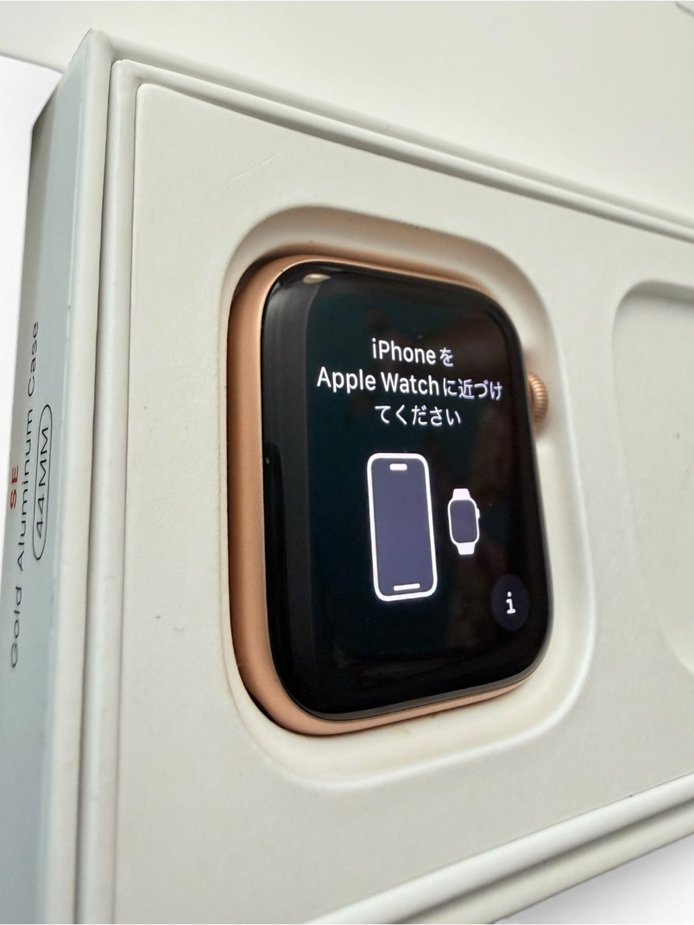 Apple Watch SE 44mm Gold Cellular- Reset- Read Description - Picture 2 of 11